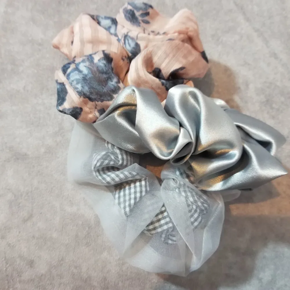 Bundle of 4 Brand New Hair Scrunchies‎